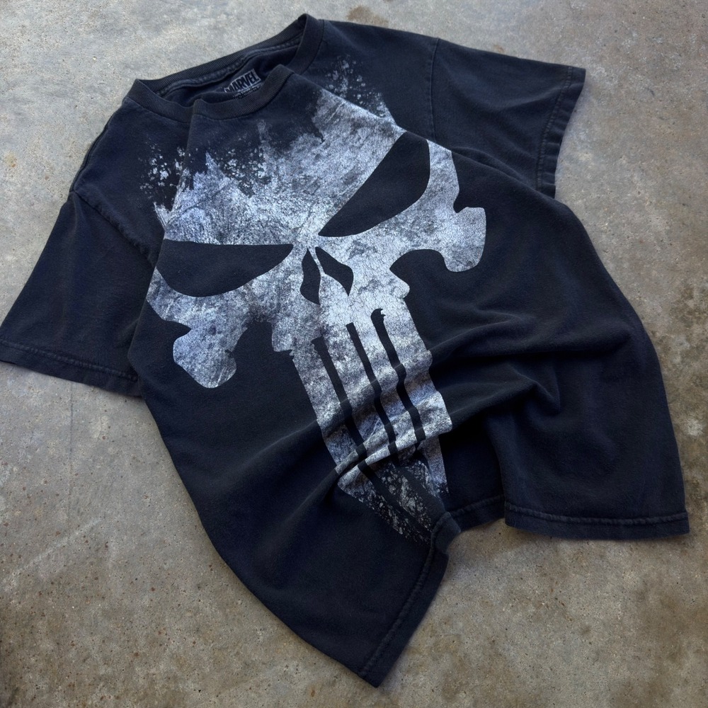 Vintage Y2K Marvel Punisher Skull Graphic AOP T-Shirt Black Small (f9)